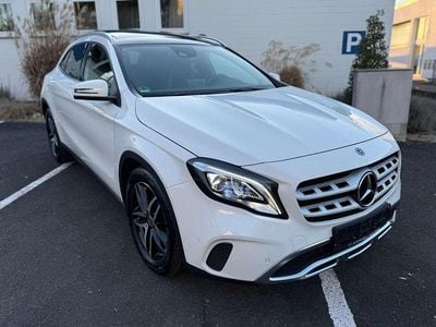 Gebraucht Mercedes GLA180 122 PS (89 kW) 2019 Polarweiss SUV