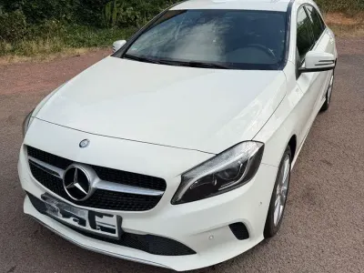 Gebraucht Mercedes A200 Urban 156 PS (114 kW) 2016 Weiß Kleinwagen