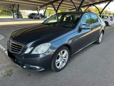Gebraucht Mercedes E200 Avantgarde 184 PS (135 kW) 2009 Grau Limousine