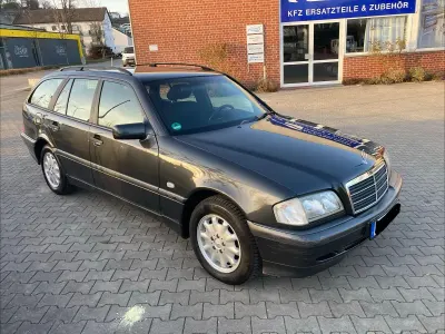 Gebraucht Mercedes C220 Classic 125 PS (91 kW) 2000 Grau Limousine