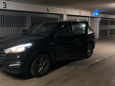 Gebraucht Hyundai Tucson 116 PS (85 kW) 2017 Schwarz SUV