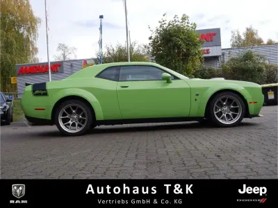 Neu Dodge Challenger 492 PS (361 kW) 2026 Gruen Coupé