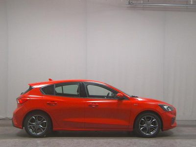 Rot Gebraucht 2019 Ford Focus ST-Line Limousine | 10.780 € (Guter Preis)