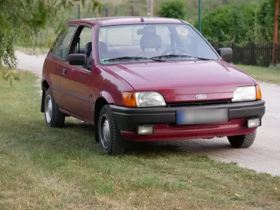 Gebraucht Ford Fiesta 50 PS (36 kW) 1991 Rot Kleinwagen