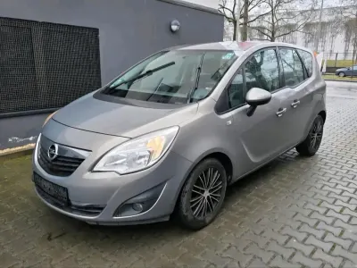 Gebraucht Opel Meriva 140 PS (102 kW) 2011 Silber Van / Kleinbus