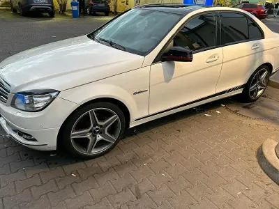 Gebraucht Mercedes C200 184 PS (135 kW) 2010 Weiß Limousine