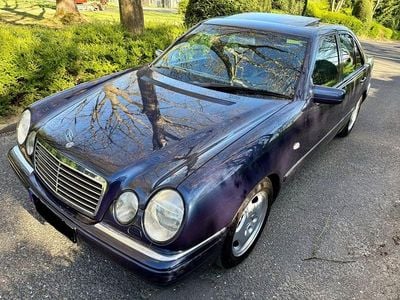 Second-hand Mercedes E230 150 CP (110 kW) 1996 Albastru Berlinǎ