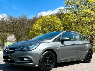 Gebraucht Opel Astra 125 PS (91 kW) 2017 Grau Limousine