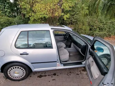 Gebraucht VW Golf III 105 PS (77 kW) 1998 Silber Kleinwagen
