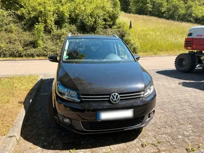 Gebraucht VW Touran Style 105 PS (77 kW) 2012 Schwarz Van / Kleinbus