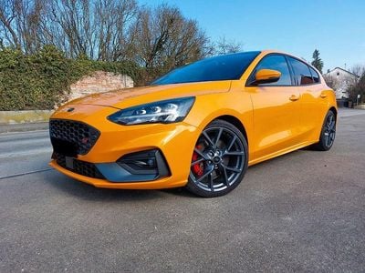 Gebraucht Ford Focus ST 280 PS (205 kW) 2022 Orange Limousine