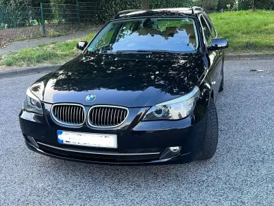 Gebraucht BMW 523 190 PS (139 kW) 2009 Black sapphire metallic Kombi