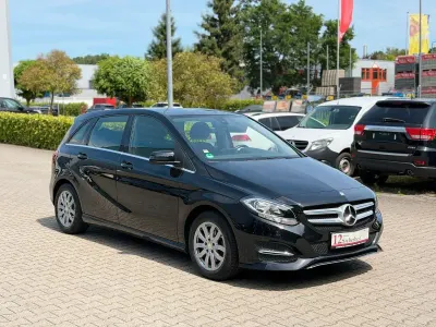 Gebraucht Mercedes B180 Style 122 PS (89 kW) 2015 Schwarz Kleinwagen
