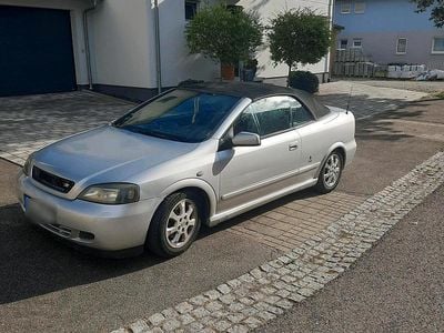 Second-hand Opel Astra Cabriolet 148 CP (108 kW) 2004 Argintiu Cabrio