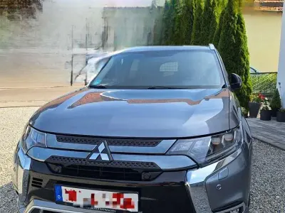 Gebraucht Mitsubishi Outlander P-HEV Plus 224 PS (164 kW) 2021 Grau SUV