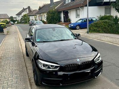 Schwarz Gebraucht 2019 BMW 118 Advantage Kleinwagen | 15.199 € (Etwas zu teuer)