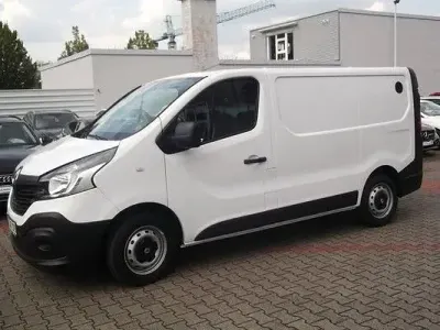 Gebraucht Renault Trafic 90 PS (66 kW) 2015 Weiß Van / Kleinbus