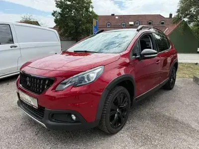Gebraucht Peugeot 2008 Allure 131 PS (96 kW) 2019 Lackierung ultimaterot/metall SUV