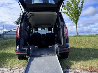 Gebraucht Mercedes T180 Progressive 131 PS (96 kW) 2023 Van / Kleinbus