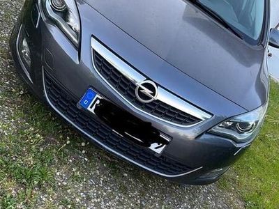 gebraucht Opel Astra 2.0 tdi 2011 grau/ Silber TÜV Neu