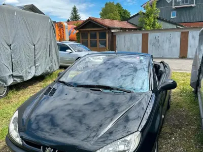 Gebraucht Peugeot 206 CC 109 PS (80 kW) 2002 Schwarz Cabrio