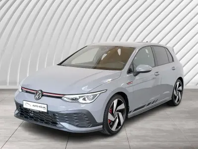 Gebraucht VW Golf VIII GTI 300 PS (220 kW) 2023 Mondsteingrau Limousine
