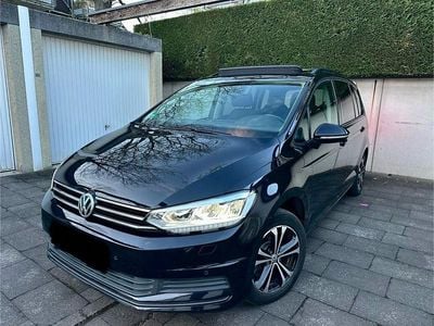 Gebraucht VW Touran Highline 150 PS (110 kW) 2016 Schwarz Van / Kleinbus