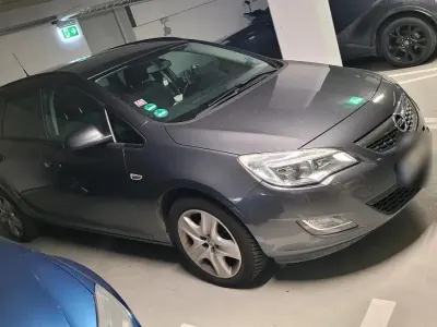 Gebraucht Opel Astra Sport 116 PS (85 kW) 2011 Grau Kombi