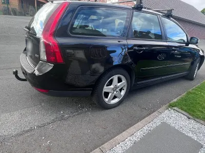 Begagnad Volvo V50 136 HK (100 kW) 2007 Svart Kombi