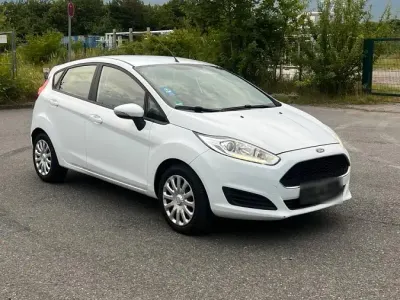 Gebraucht Ford Fiesta 75 PS (55 kW) 2016 Weiß Kleinwagen