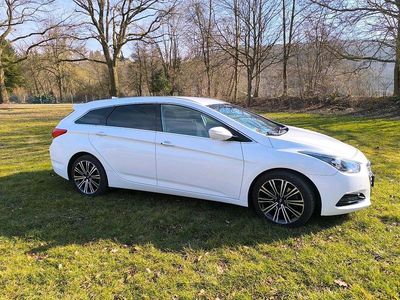 Weiß Gebraucht 2016 Hyundai i40 Style Kombi | 12.750 € (Etwas zu teuer)