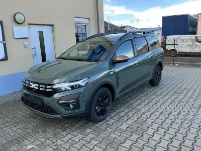 Neu Dacia Jogger Extreme 110 PS (80 kW) 2026 Dusty green metallic Van / Kleinbus