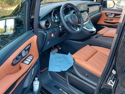 Schwarz Gebraucht 2022 Mercedes V300 Avantgarde Van / Kleinbus | 61.500 € (Teuer)