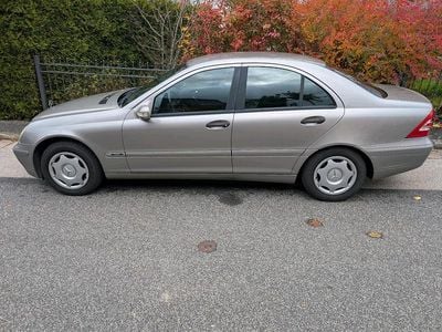 Gebraucht Mercedes C180 146 PS (107 kW) 2004 Grau Limousine