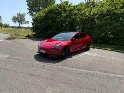 Gebraucht Tesla Model 3 339 kW (462 PS) 2019 Rot Limousine