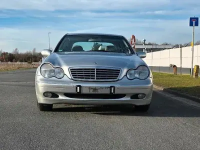 Gebraucht Mercedes C200 163 PS (119 kW) 2000 Silber Limousine