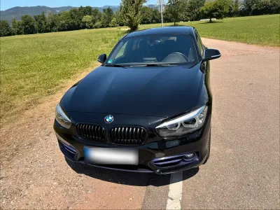 Gebraucht BMW 118 Sport Line 136 PS (100 kW) 2018 Schwarz Kleinwagen