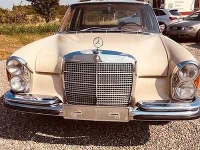 Gebraucht Mercedes S250 129 PS (94 kW) 1966 Beige Limousine