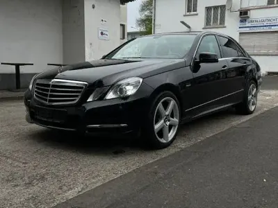 Gebraucht Mercedes E200 136 PS (100 kW) 2012 Schwarz Limousine