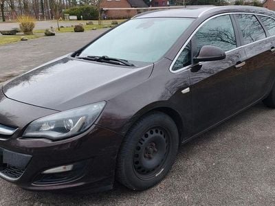 Gebraucht Opel Astra Edition 165 PS (121 kW) 2012 Braun Kombi