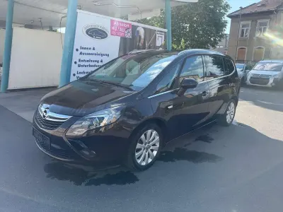 Gebraucht Opel Zafira Innovation 140 PS (102 kW) 2014 Braun Van / Kleinbus