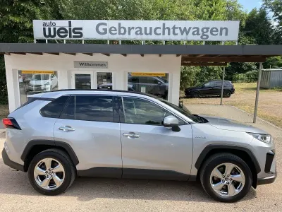 Gebraucht Toyota RAV4 Hybrid Lounge 178 PS (130 kW) 2019 Lichtsilber metallic SUV