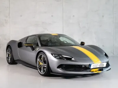 Gebraucht Ferrari 296 829 PS (609 kW) 2022 Giallo modena Coupé