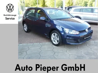 Używany VW Golf VII Pro 150 KM (110 kW) 2016 Niebieski Sedan/Limuzyna