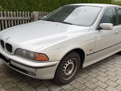 BMW 523