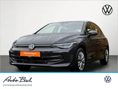 Gebraucht VW Golf VIII Basis 116 PS (85 kW) 2024 Grau Limousine