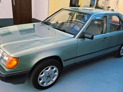 Second-hand Mercedes 200 1986 Verde Berlinǎ