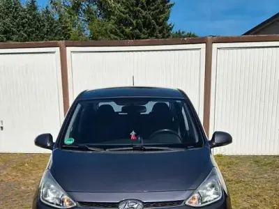 Gebraucht Hyundai i10 Style 87 PS (63 kW) 2014 Grau Kleinwagen