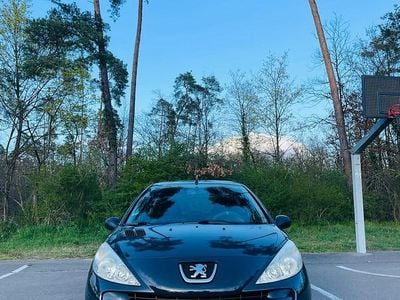 Gebraucht Peugeot 206+ 75 PS (55 kW) 2010 Schwarz Kleinwagen
