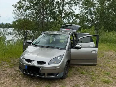 Gebraucht Mitsubishi Colt Invite 95 PS (69 kW) 2008 Braun Van / Kleinbus